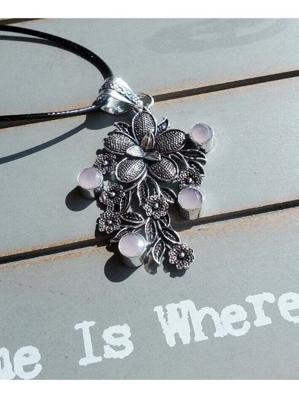 925 Rose quartz flower pendant